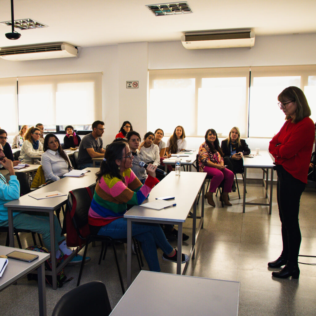 HOME - Escuela Universitaria De Educación - UCASAL - Universidad ...